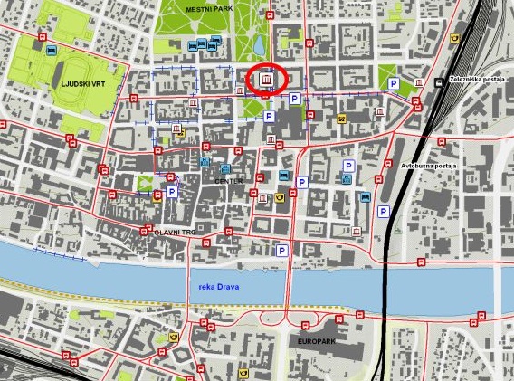Del zemljevida mesta z označemnimi parkirnimi mesti, svtobusnimi postajališči, poštami in avtobusnimi linijami